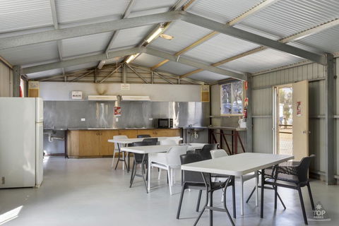 Broken Hill Tourist Park - Accommodation Sunshine Coast 2