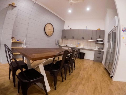 Bunk Inn Hostel - Accommodation Sunshine Coast 3