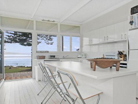 By The Sea - SPECIAL OFFER 3 FOR 2 - Accommodation Sunshine Coast 1