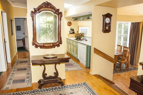 Bygone Beautys Cottages - Bronte Cottage - Accommodation Sunshine Coast 2