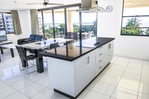 Cairns Aquarius - Accommodation Sunshine Coast 2