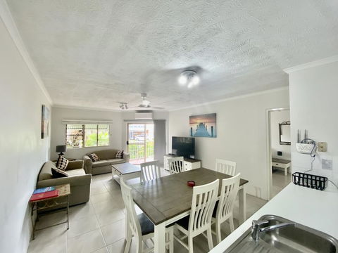 Cairns Beach Resort - Accommodation Sunshine Coast 2