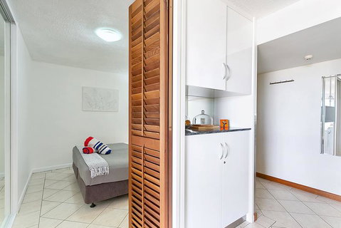 Cairns Esplanade Apartment - Accommodation Sunshine Coast 0