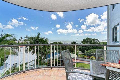 Cairns Esplanade Apartment - Accommodation Sunshine Coast 3