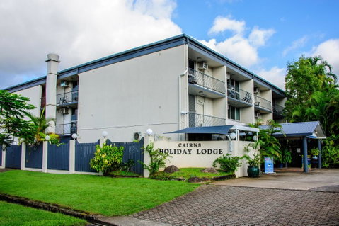 Cairns Holiday Lodge - Accommodation Sunshine Coast 0