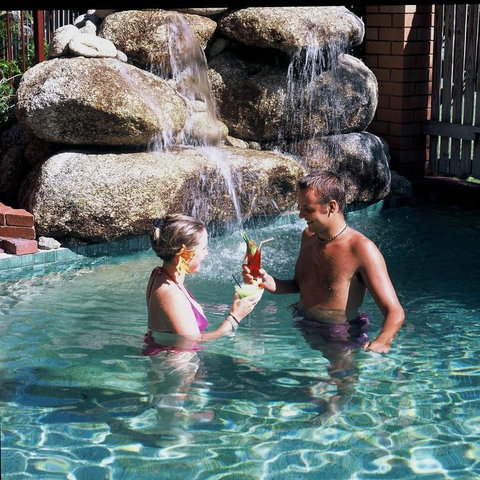 Cairns Holiday Lodge - Accommodation Sunshine Coast 3