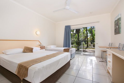 Cairns Rainbow Resort - Accommodation Sunshine Coast 2