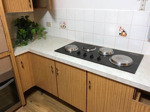 CAMPBELLTOWN HOLIDAY HOME 3 BED + FREE PARKING NCA039 - Accommodation Sunshine Coast 1