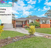 CAMPBELLTOWN HOLIDAY HOME 3 BED  FREE PARKING NCA039 - Accommodation Sunshine Coast