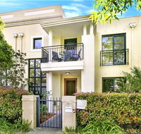 Campbelltown Most Sought After Park Central Home - Accommodation Sunshine Coast