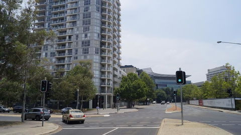 Canberra CBD Metropolitan - Accommodation Sunshine Coast 3