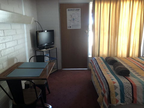 Capri Motel - Accommodation Sunshine Coast 3