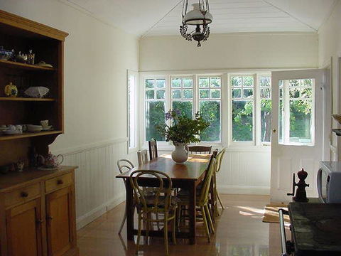 Captain Lock's Cottage - Accommodation Sunshine Coast 2