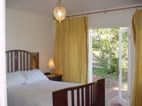 Captain Lock's Cottage - Accommodation Sunshine Coast 3