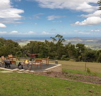 Captain's Lookout - elevated ocean views rural stay - Accommodation Sunshine Coast