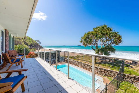 Captain's Quarters - Accommodation Sunshine Coast 1