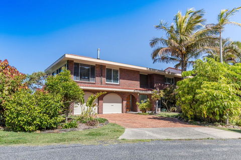 Captain's Quarters - Accommodation Sunshine Coast 3