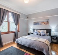Carramar CozyHome 1minStation 5Bdrms1.5bathSleeps8 - Accommodation Sunshine Coast