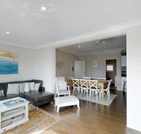 Casa Sorella - beachfront family home - Accommodation Sunshine Coast