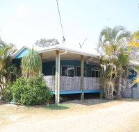 CASTAWAY BEACH HOUSE - Accommodation Sunshine Coast