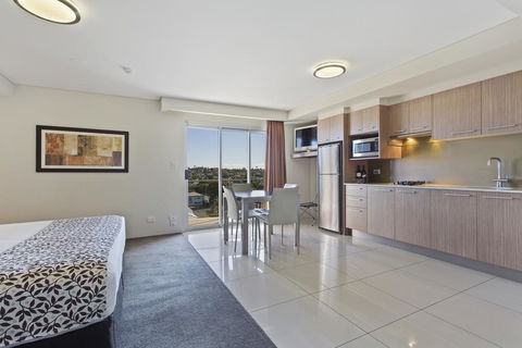 CBD Executive Apartments - Accommodation Sunshine Coast 2