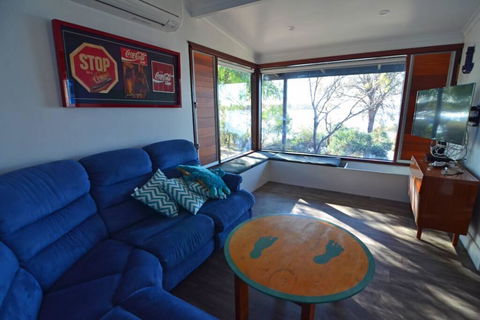 CDC-625 Beach House Incl.rear 2BR Studio - Accommodation Sunshine Coast 2