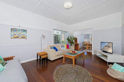 Central N Surf - Accommodation Sunshine Coast 0