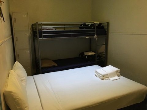 Central Perk Lodge - Accommodation Sunshine Coast 1