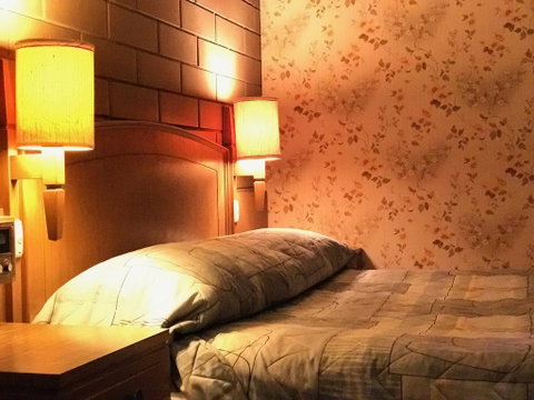 Century Motor Inn - Accommodation Sunshine Coast 3