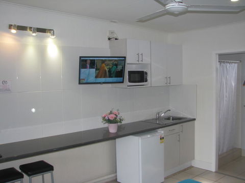 Charm City Motel - Accommodation Sunshine Coast 2