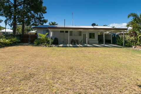 Charming Beach House - Accommodation Sunshine Coast 3
