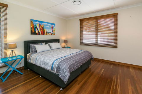 Charming Home By The Sea - Accommodation Sunshine Coast 2