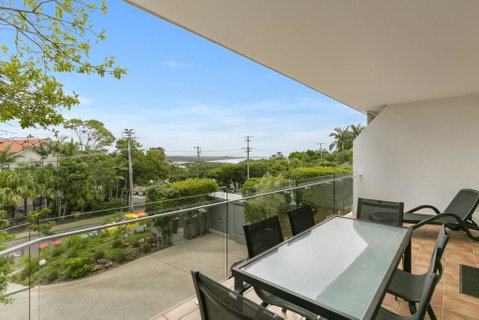 Charming Noosa Heads Apartment, Laguna Bay Views - Unit 6 Taralla 18 Edgar Bennett Avenue - Accommodation Sunshine Coast 0