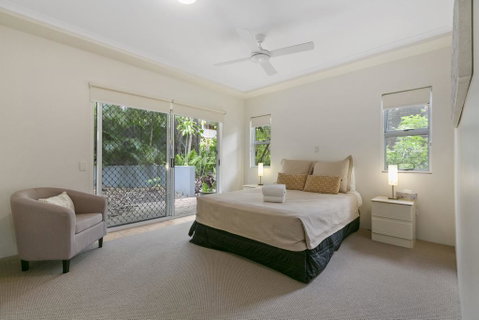 Charming Noosa Heads Apartment, Laguna Bay Views - Unit 6 Taralla 18 Edgar Bennett Avenue - Accommodation Sunshine Coast 1