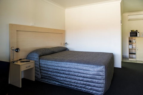 Cherry Blossom Motor Inn - Accommodation Sunshine Coast 1