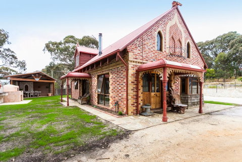 Chianti Cottages - Accommodation Sunshine Coast 0