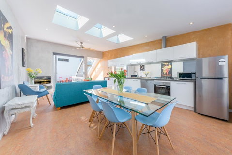 Chic East Sydney Pad - Accommodation Sunshine Coast 0