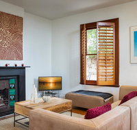 Chic Two-storey Cottage with Darling Harbour Views - Accommodation Sunshine Coast