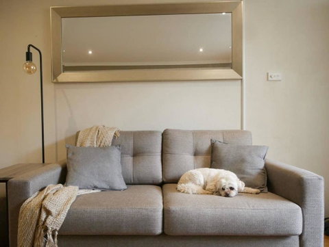 Chic, Pet Friendly & 500m To The Beach W/ Parking - Accommodation Sunshine Coast 1
