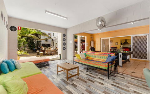 Civic Guesthouse - Accommodation Sunshine Coast 0