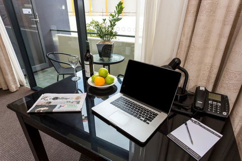 Clarendon Hotel - Accommodation Sunshine Coast 2