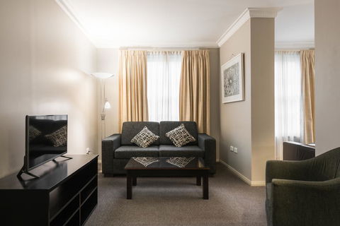 Clarendon Hotel - Accommodation Sunshine Coast 3