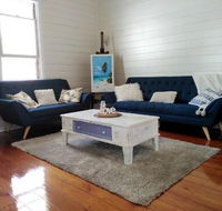 Classic Q'slander Huge Deck Pool Cowboy Stadium - Accommodation Sunshine Coast
