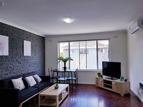 Clayton Apartment - Accommodation Sunshine Coast 0
