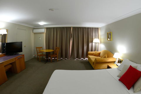 Club Inn Motel - Accommodation Sunshine Coast 3