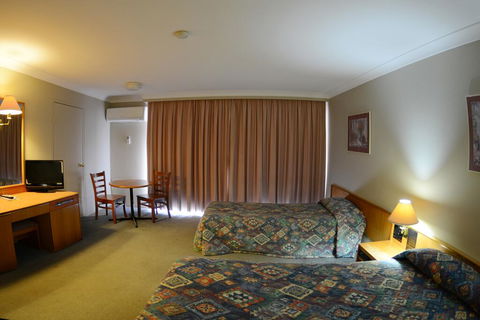 Club Inn Motel - Accommodation Sunshine Coast 2