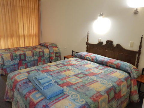 Cobb Inlander Motel - Accommodation Sunshine Coast 2