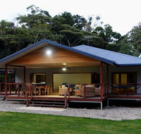 Coconut Beach House - Accommodation Sunshine Coast