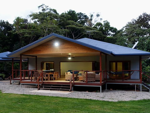 Coconut Beach House - Accommodation Sunshine Coast 0