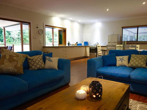 Coconut Beach House - Accommodation Sunshine Coast 3